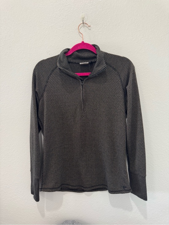 Kavu Tops - KAVU Geometric Long Sleeve Top in Black & Brown Size Medium